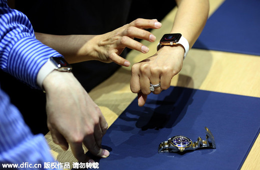 蘋果發(fā)布Apple Watch：投資者擔心“火不起來”