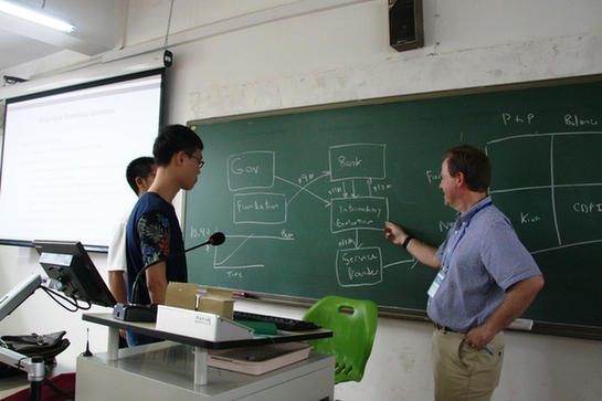 一位美聯(lián)儲(chǔ)官員的“中國(guó)暑假”：專(zhuān)訪(fǎng)美聯(lián)儲(chǔ)社區(qū)事務(wù)官員喬瑟夫•費(fèi)施爾