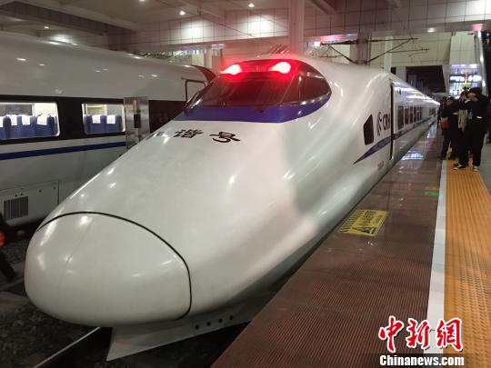 渝萬高鐵正式開通 三峽庫區(qū)進(jìn)入“高鐵時(shí)代”