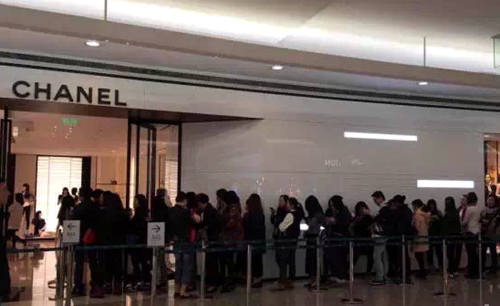 港媒：中國游客赴歐洲掃貨賺差價(jià) 奢侈品牌不開心